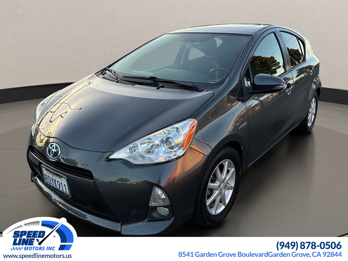 2013 Toyota Prius c Four's photo