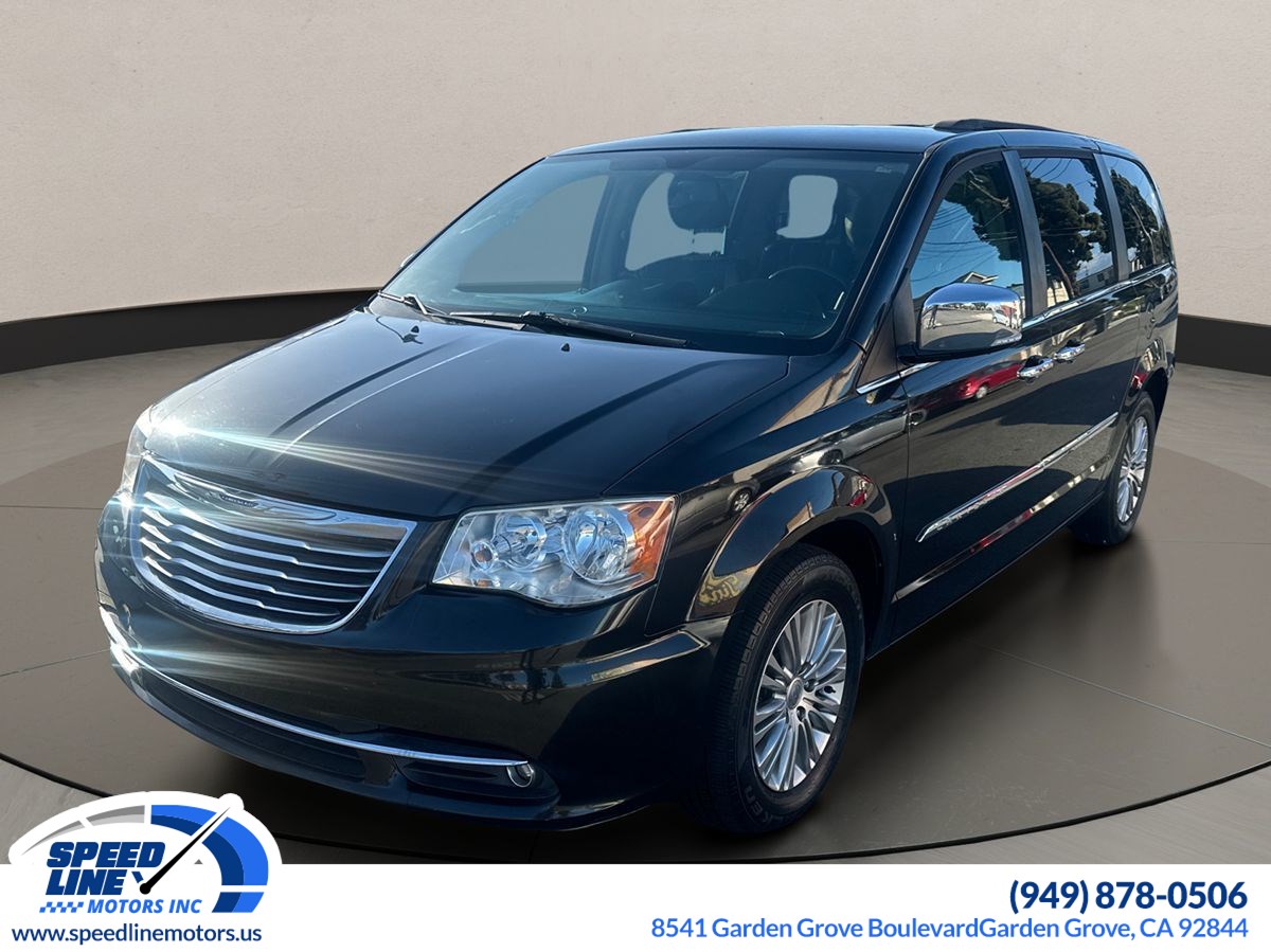 2015 Chrysler Town & Country Touring-L's photo