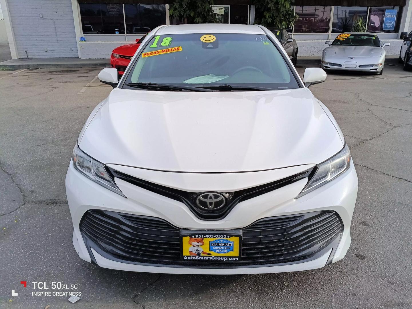 2018 Toyota Camry LE photo 2