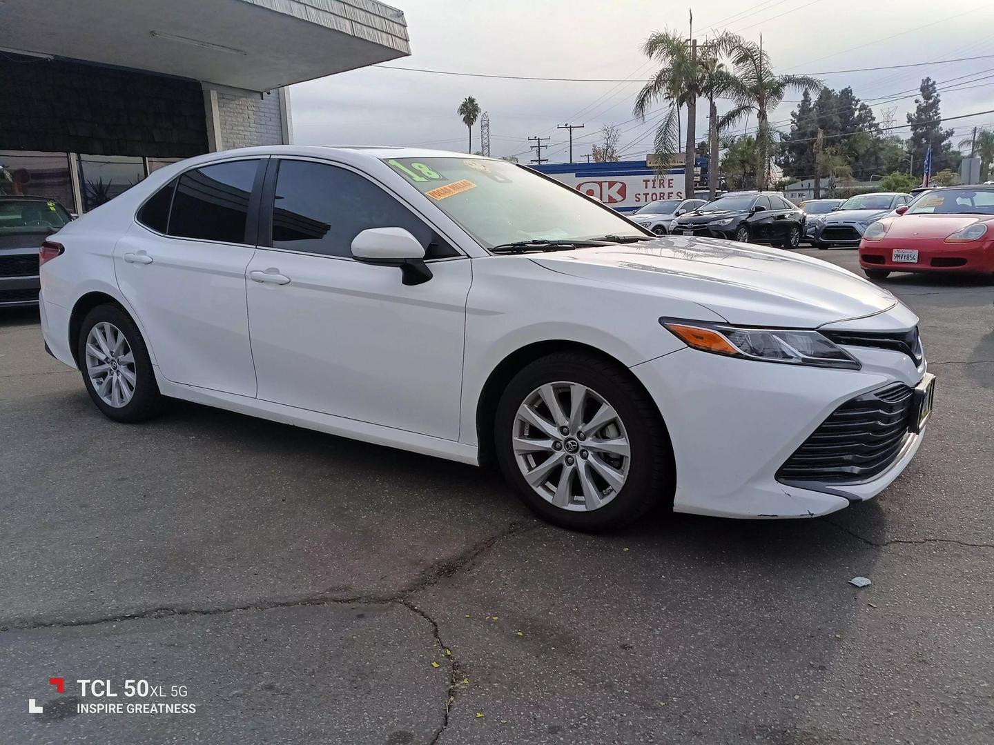 2018 Toyota Camry LE photo 9