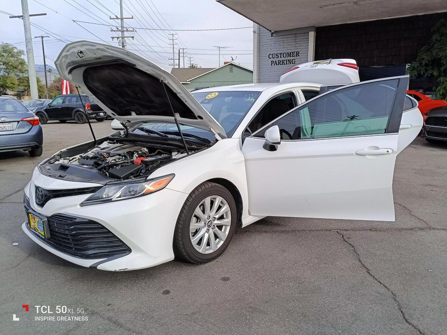 2018 Toyota Camry LE photo 14