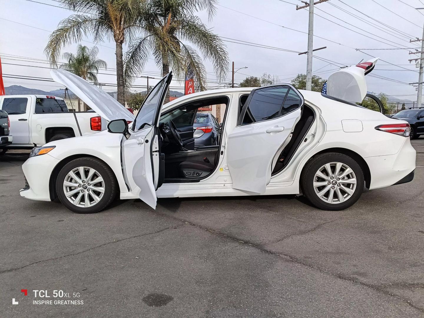 2018 Toyota Camry LE photo 15