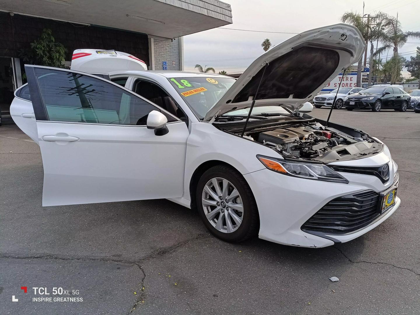 2018 Toyota Camry LE photo 19