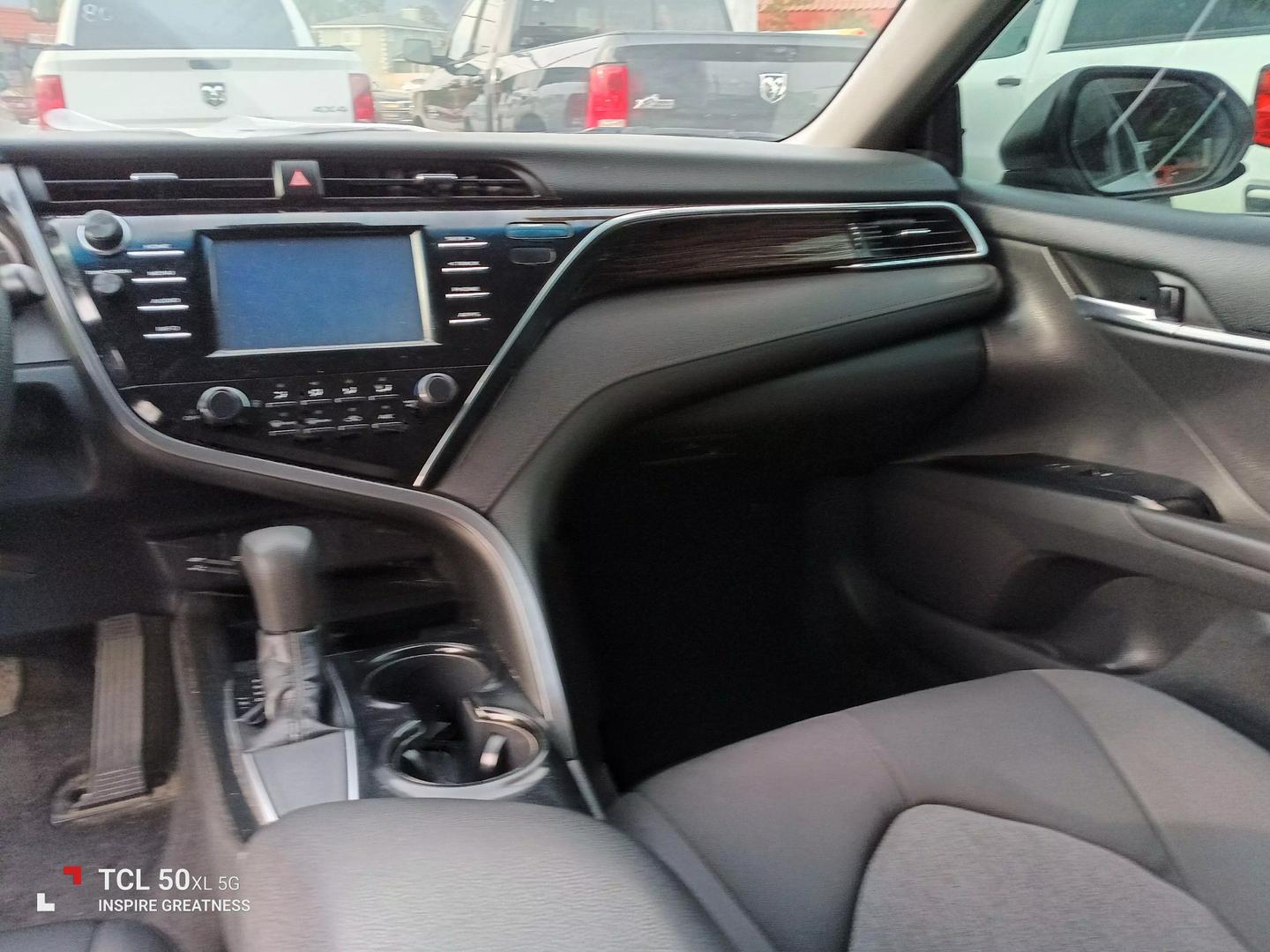 2018 Toyota Camry LE photo 30