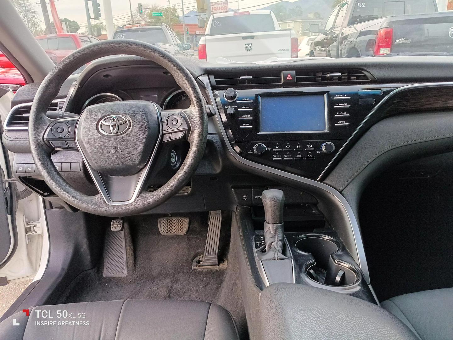 2018 Toyota Camry LE photo 31