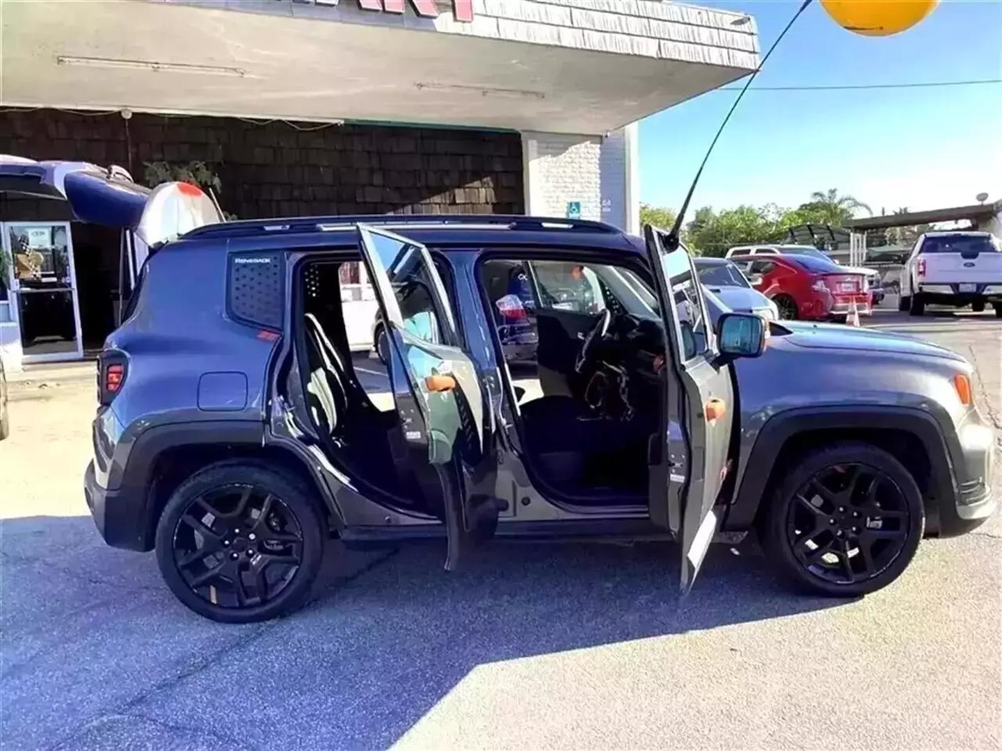 2020 Jeep Renegade Orange Edition photo 12