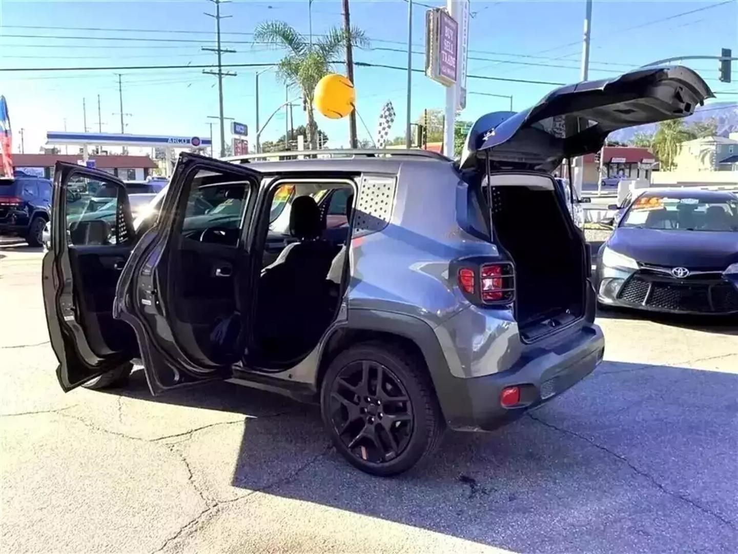 2020 Jeep Renegade Orange Edition photo 13