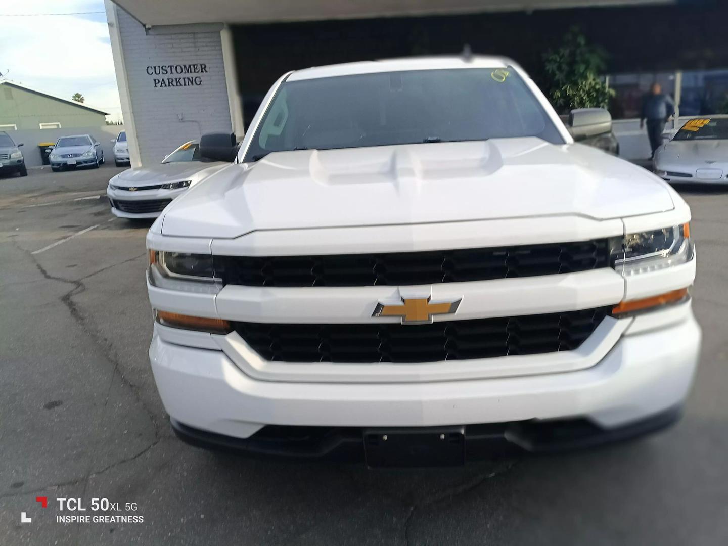 2018 Chevrolet Silverado 1500 Custom photo 2