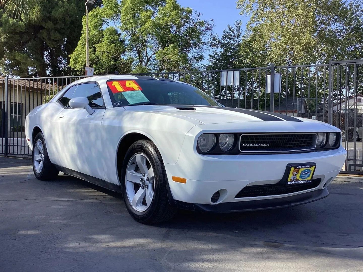2014 Dodge Challenger SXT - Photo 2