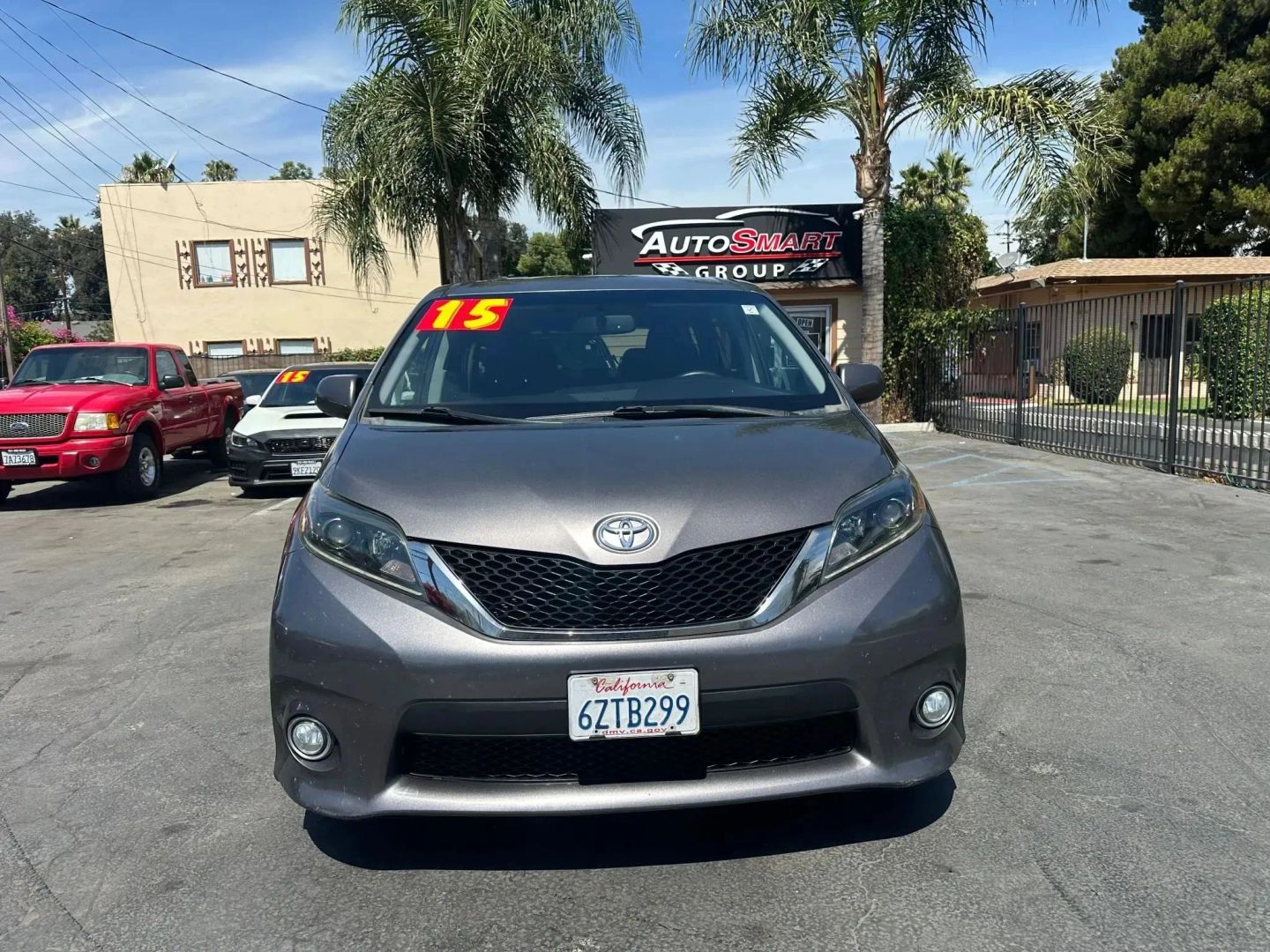 2015 Toyota Sienna SE - Photo 3