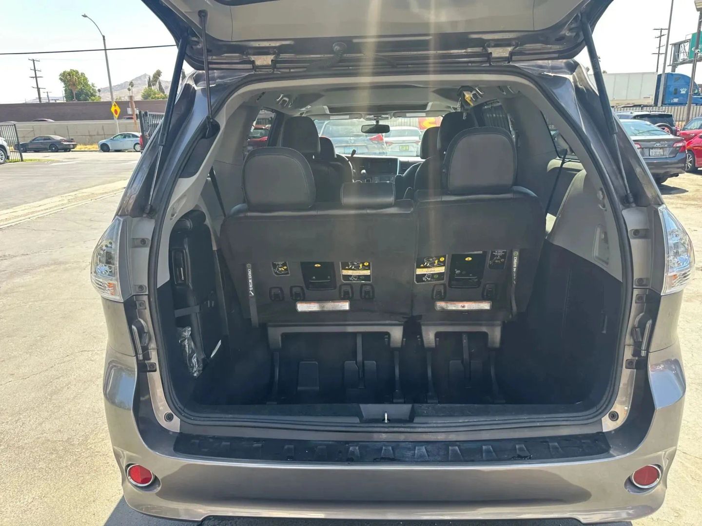 2015 Toyota Sienna SE - Photo 7