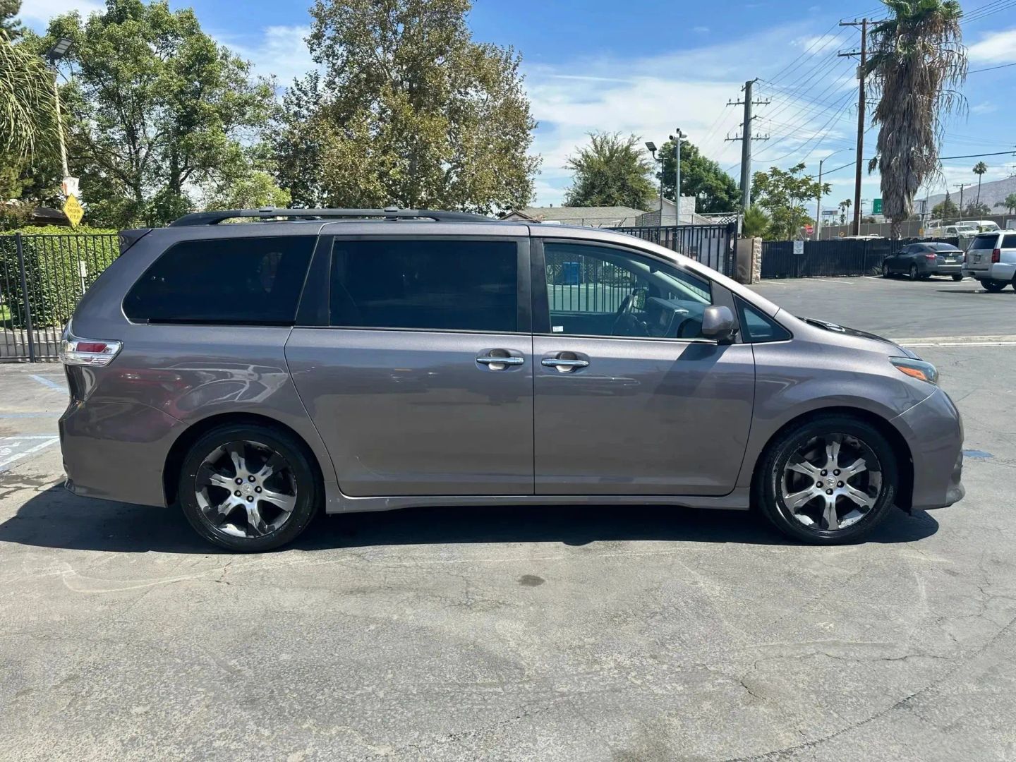 2015 Toyota Sienna SE - Photo 9