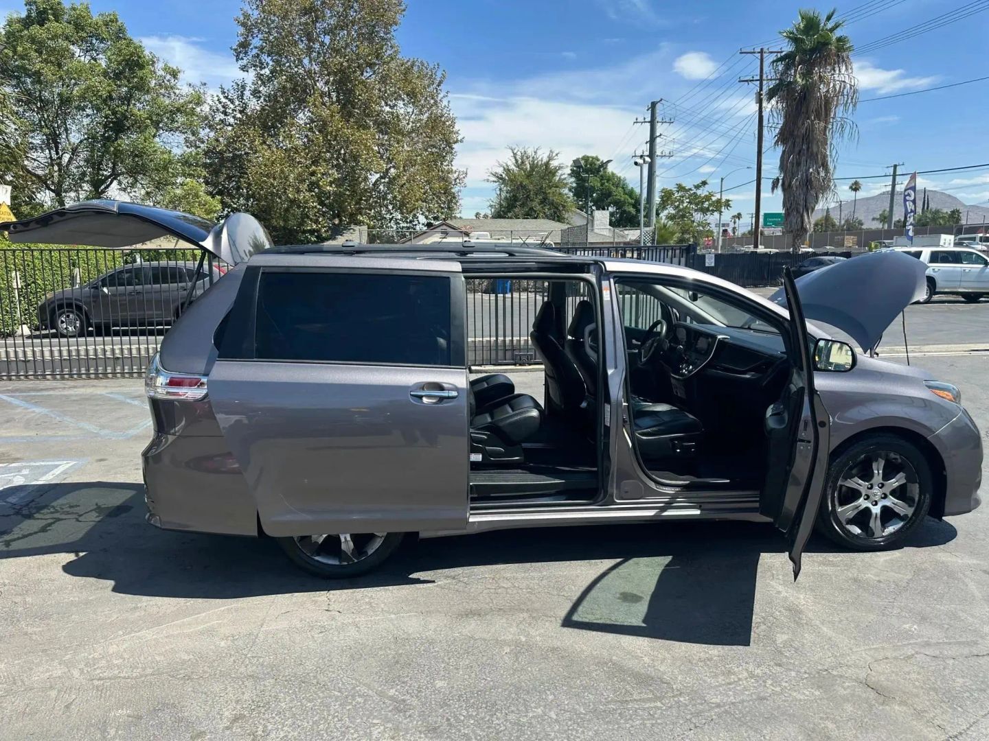 2015 Toyota Sienna SE - Photo 16