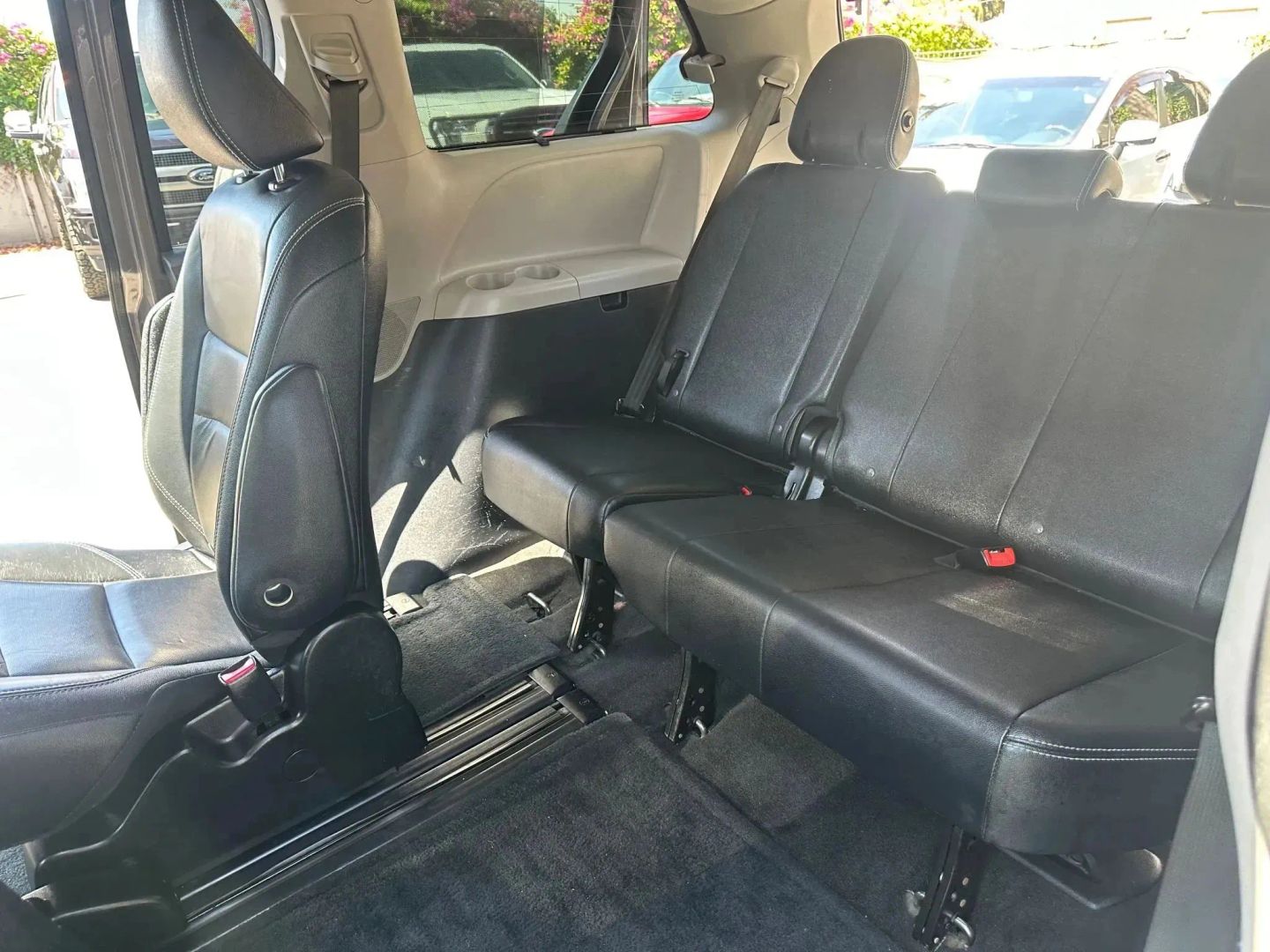 2015 Toyota Sienna SE - Photo 18