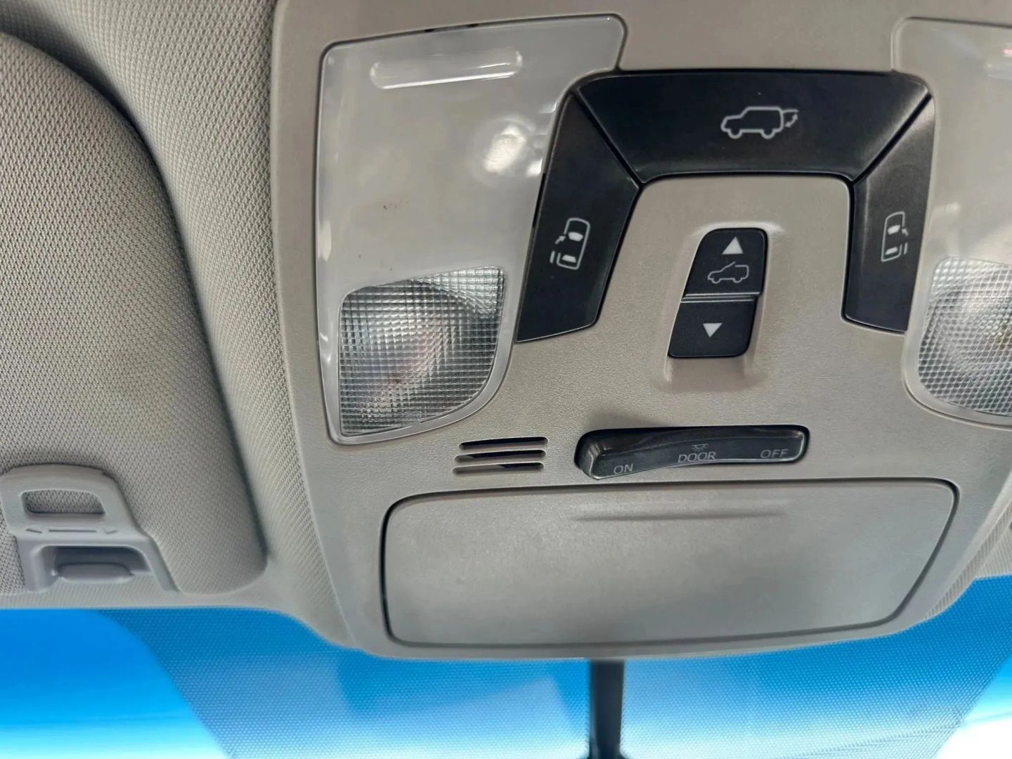 2015 Toyota Sienna SE - Photo 29