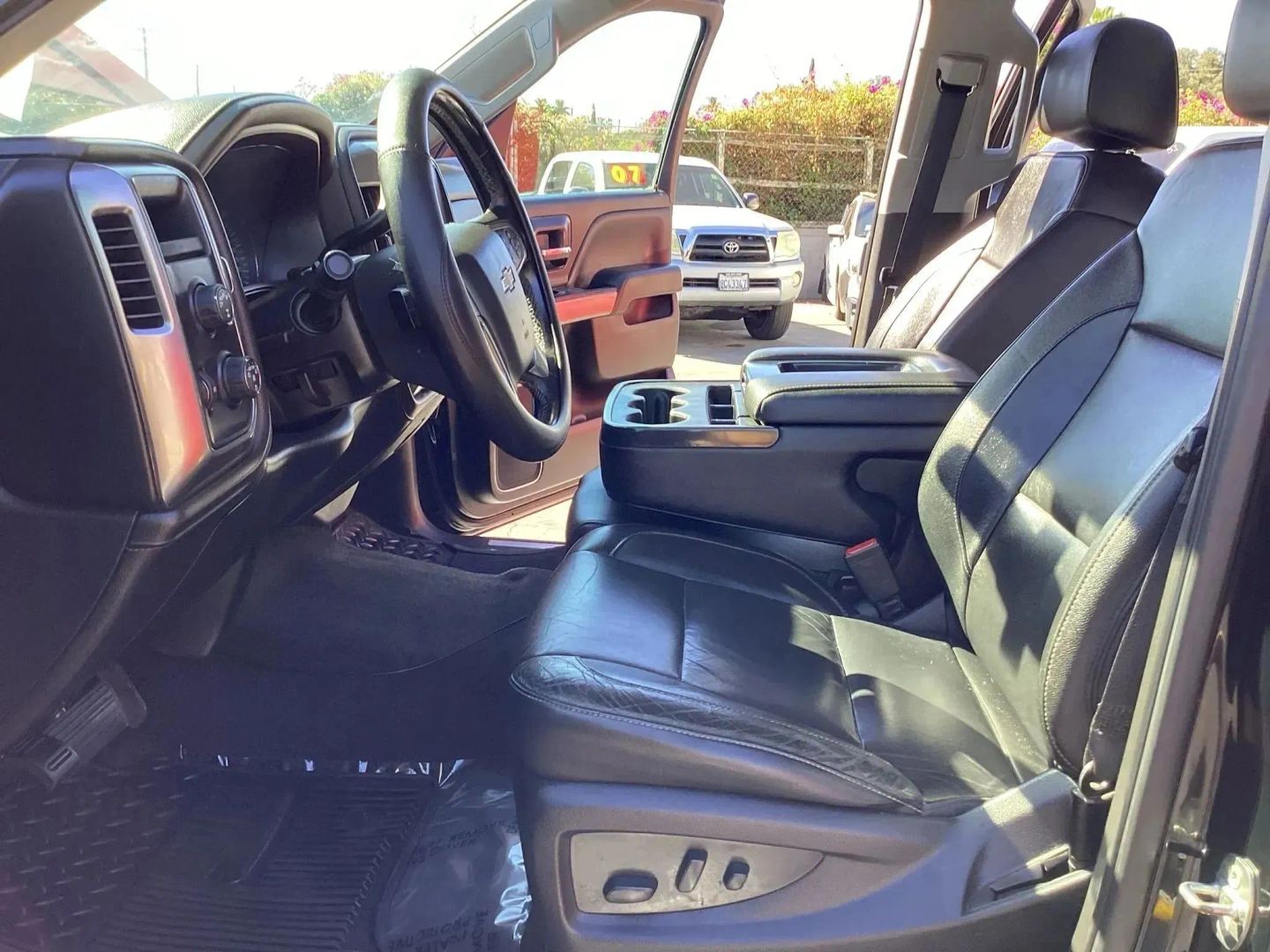 2018 Chevrolet Silverado 1500 LTZ - Photo 23