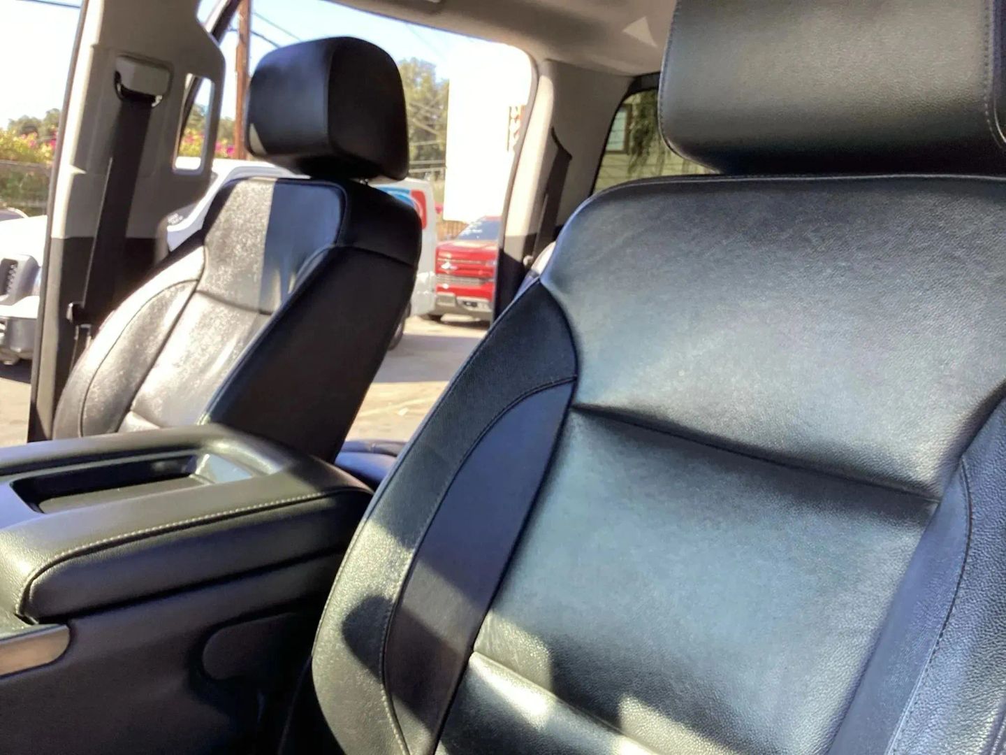 2018 Chevrolet Silverado 1500 LTZ - Photo 24