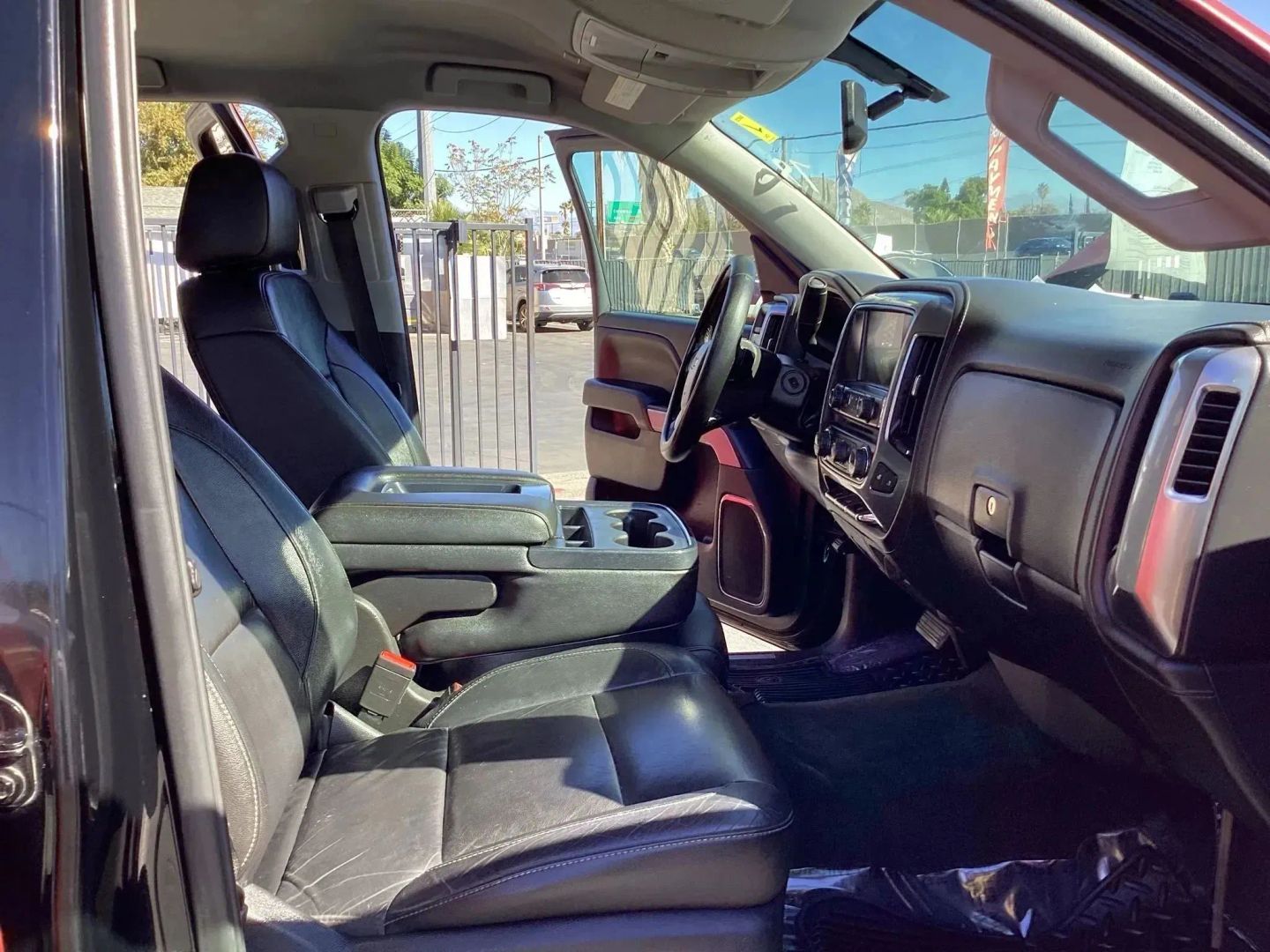 2018 Chevrolet Silverado 1500 LTZ - Photo 30