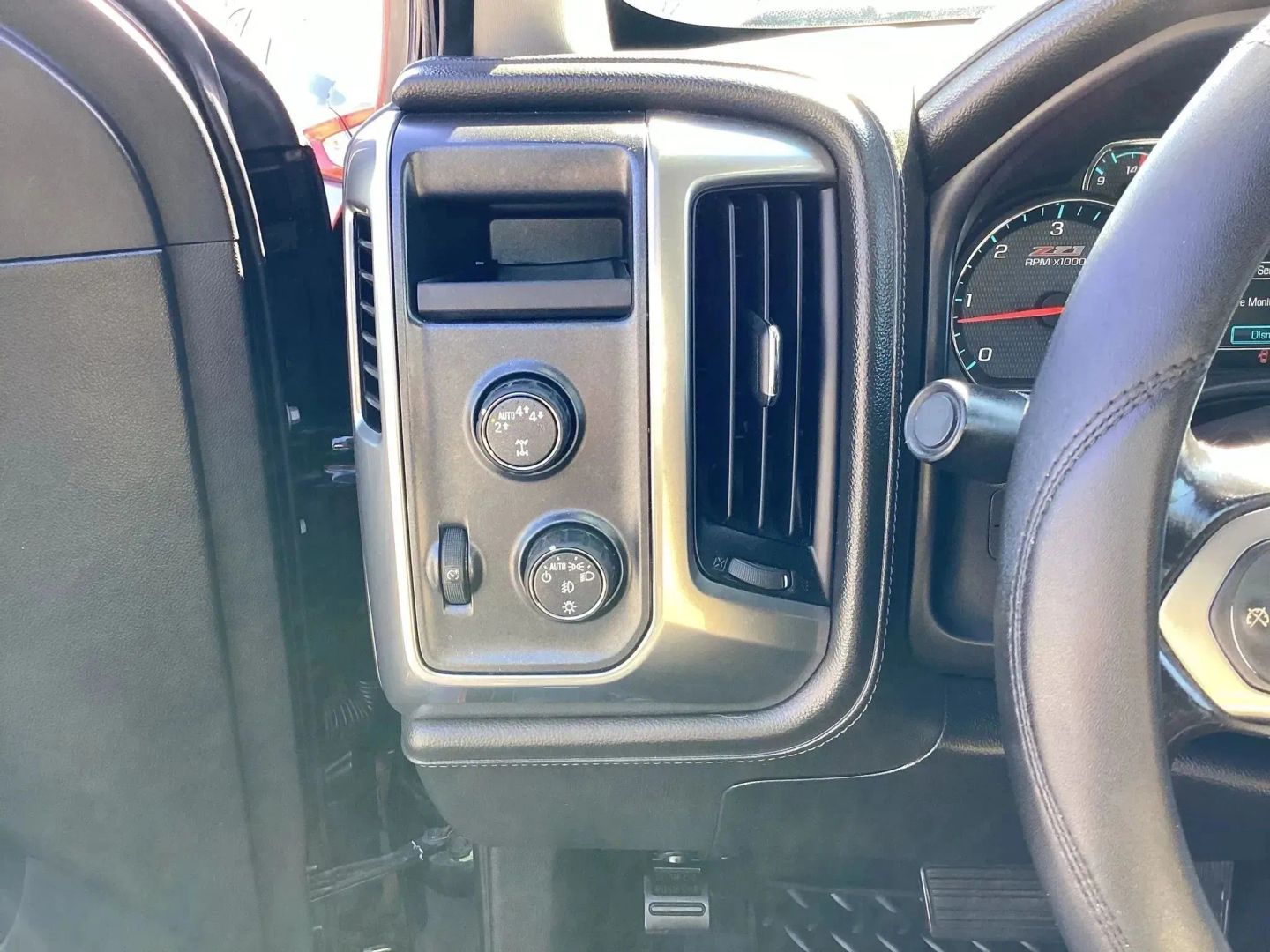 2018 Chevrolet Silverado 1500 LTZ - Photo 36