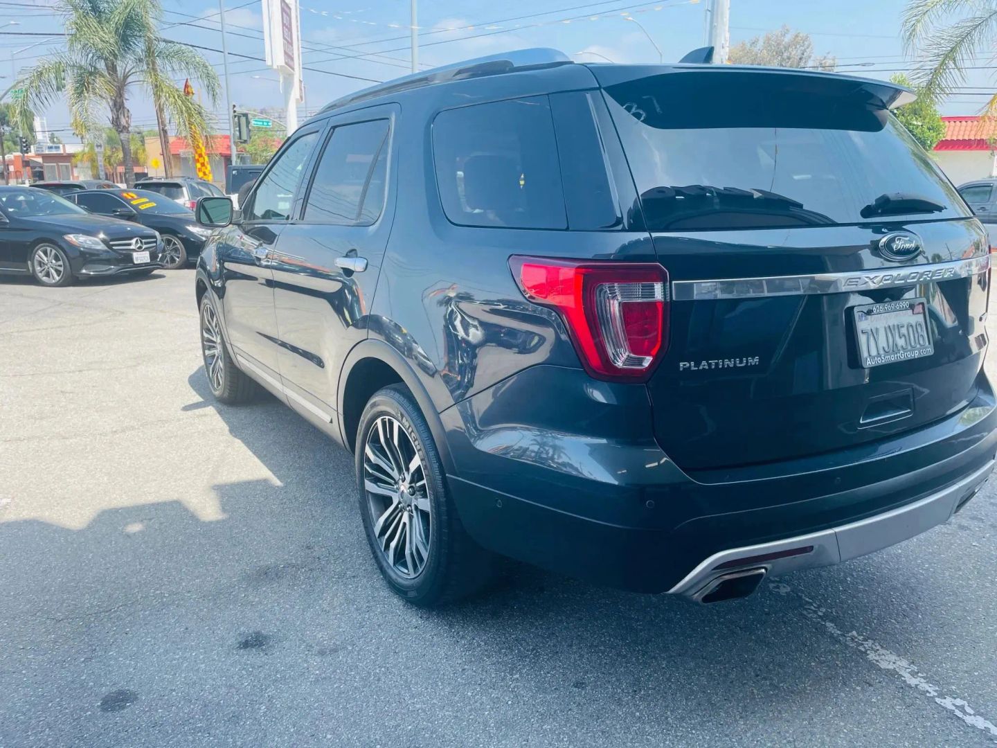 View vehicle photo 6