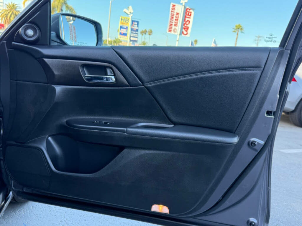 2013 Honda Accord EX-L photo 47
