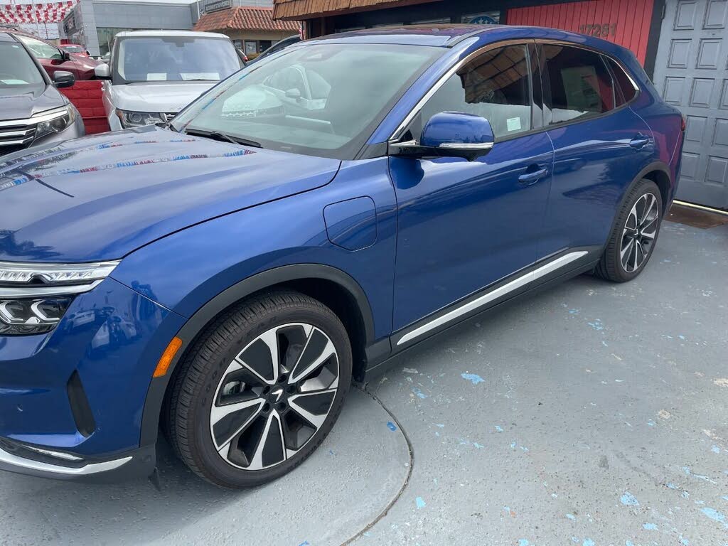 2023 Vinfast VF 8 photo 5