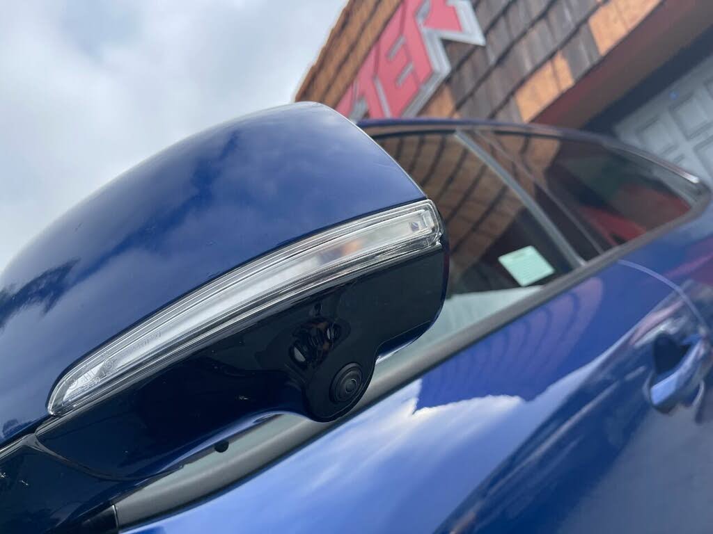 2023 Vinfast VF 8 photo 18