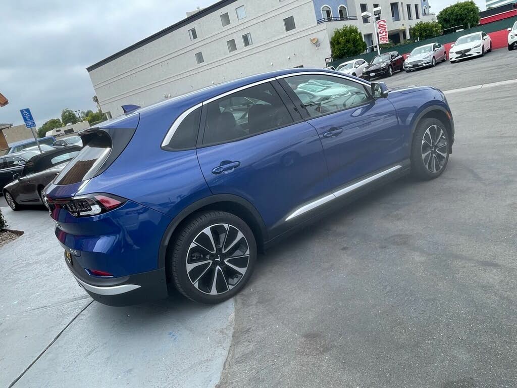 2023 Vinfast VF 8 photo 35