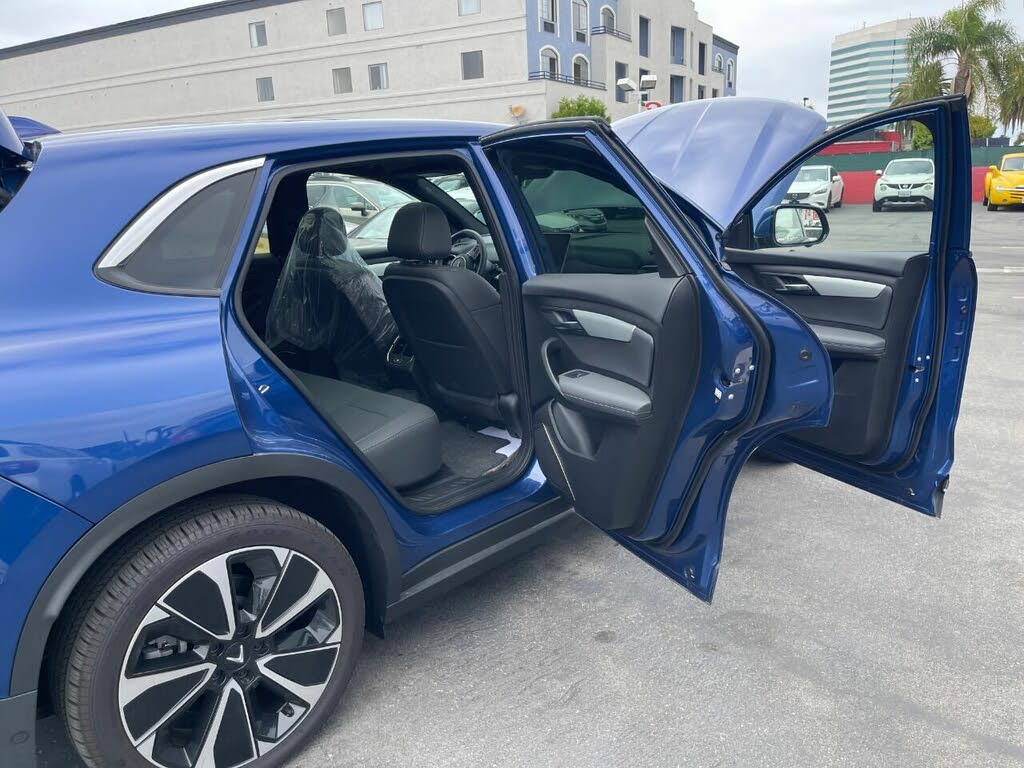 2023 Vinfast VF 8 photo 43