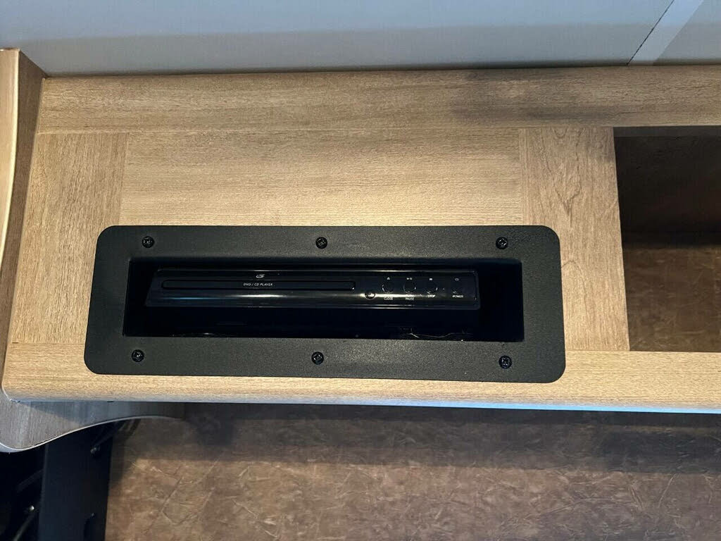 2014 Ford E-350 photo 12