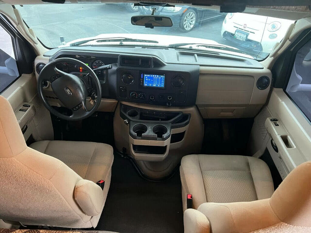 2014 Ford E-350 photo 13