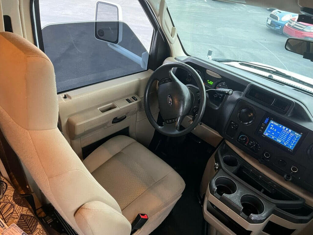 2014 Ford E-350 photo 14