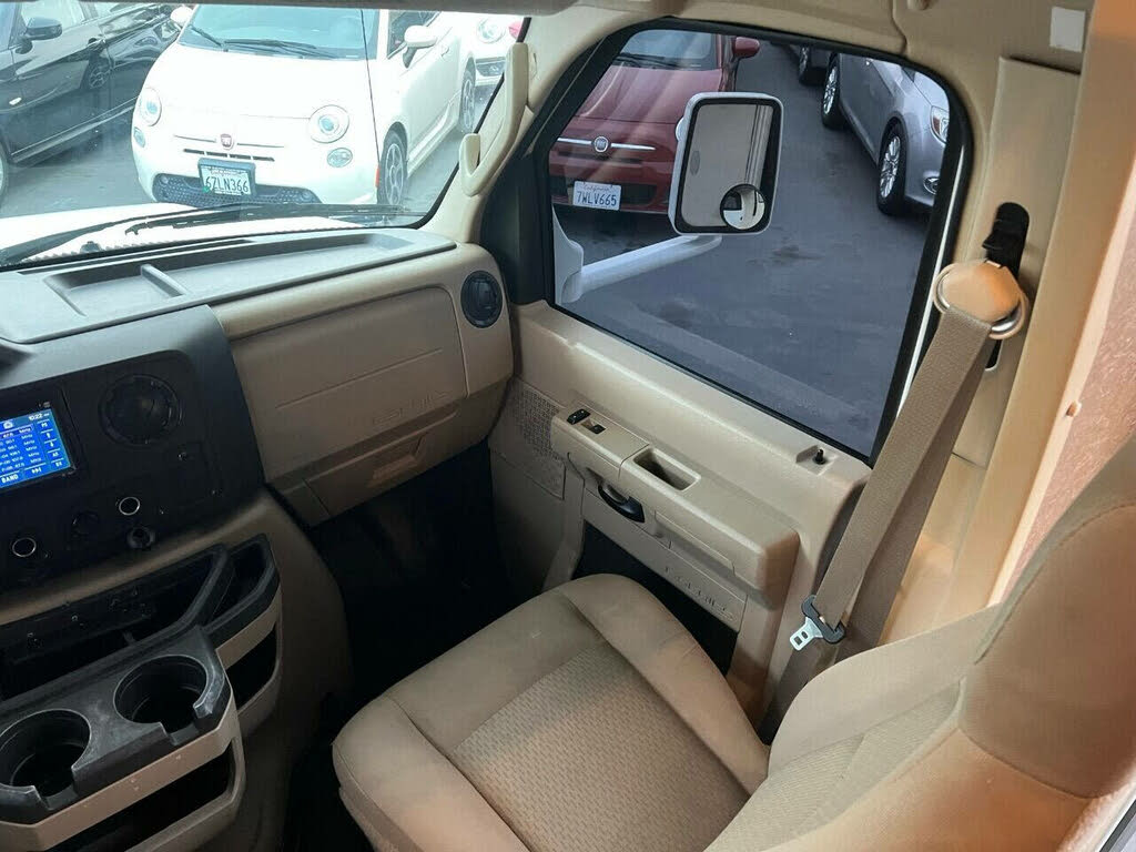 2014 Ford E-350 photo 15