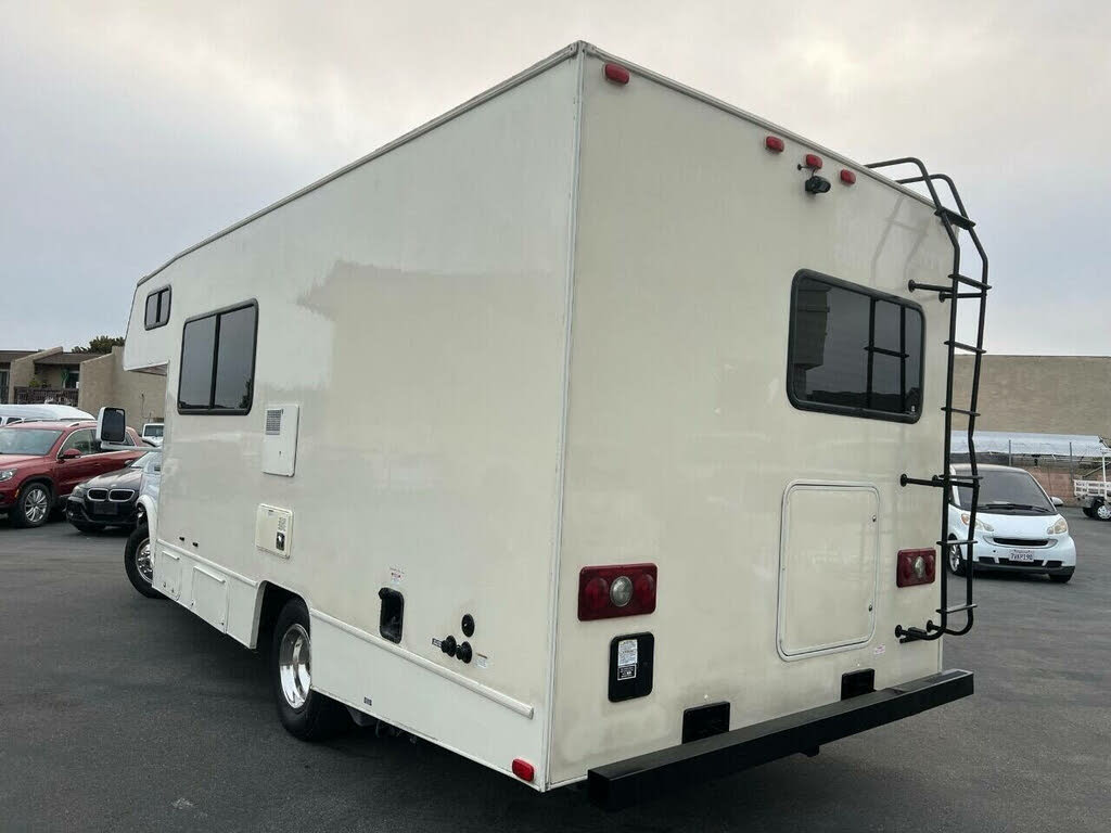 2014 Ford E-350 photo 17