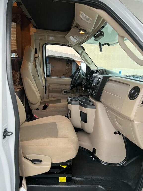 2014 Ford E-350 photo 19