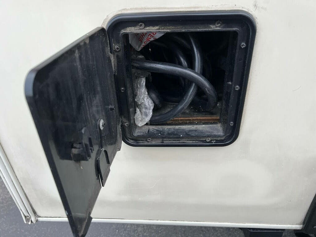 2014 Ford E-350 photo 28