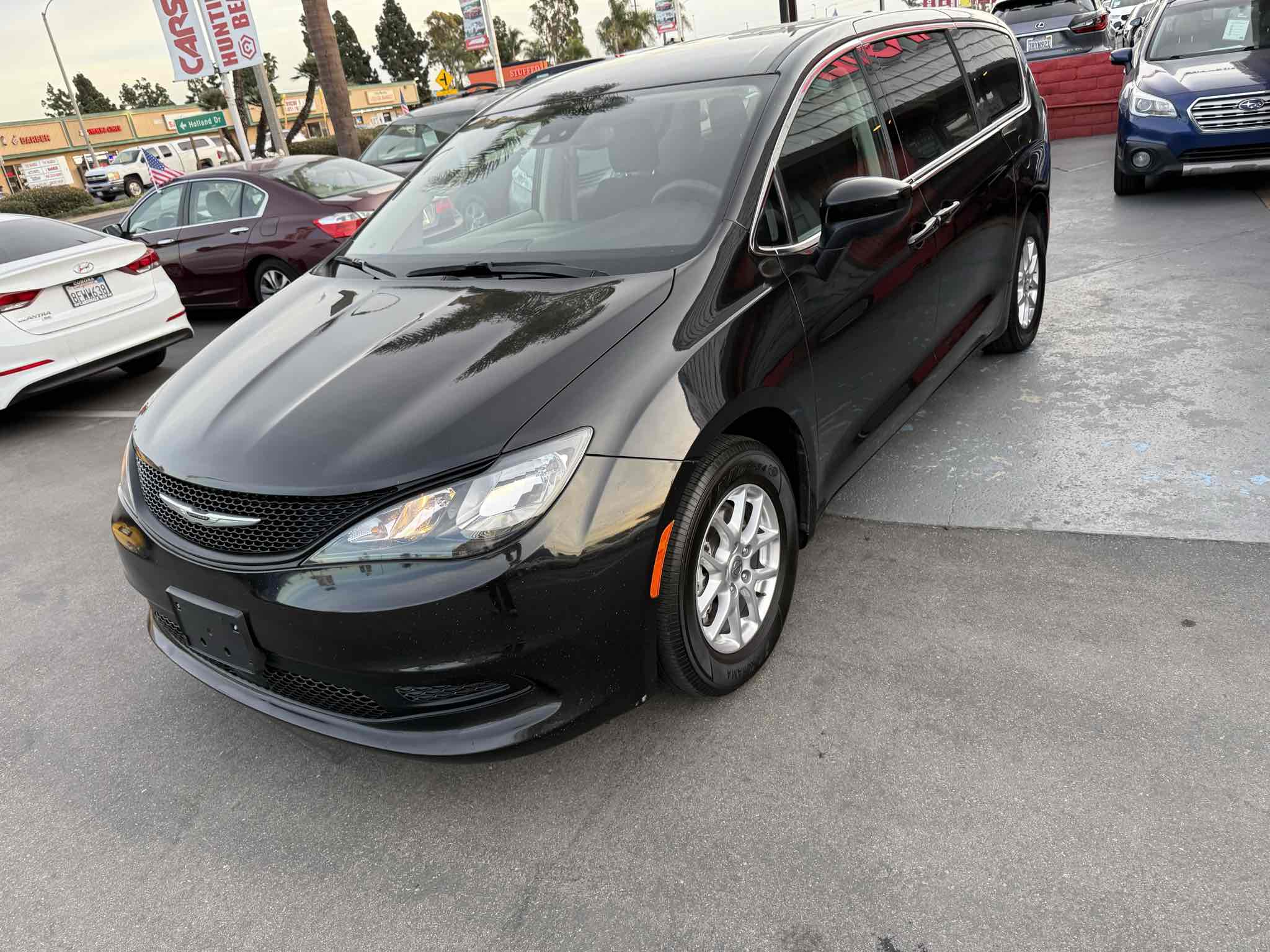 2023 Chrysler Voyager LX photo 5