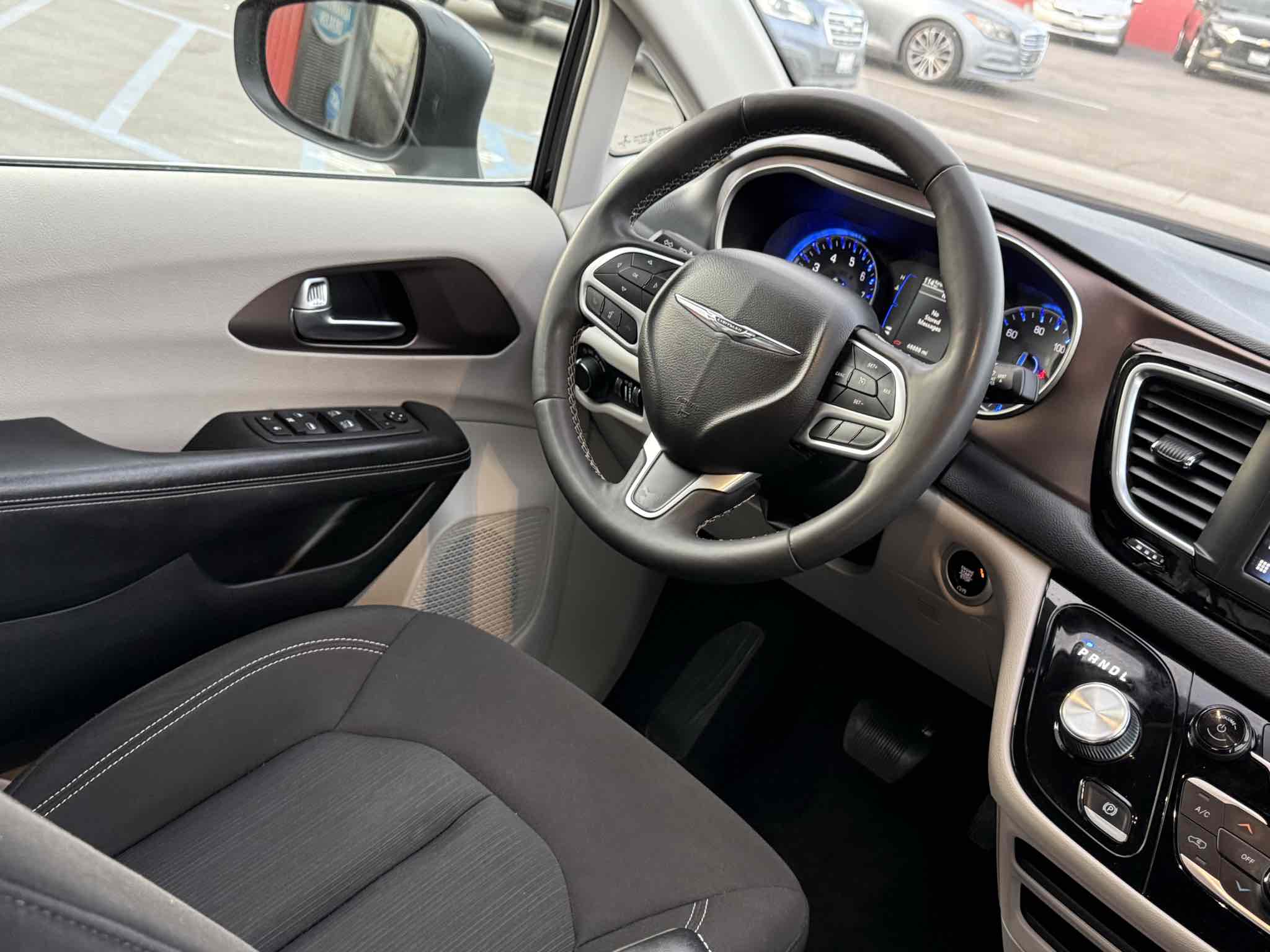2023 Chrysler Voyager LX photo 27