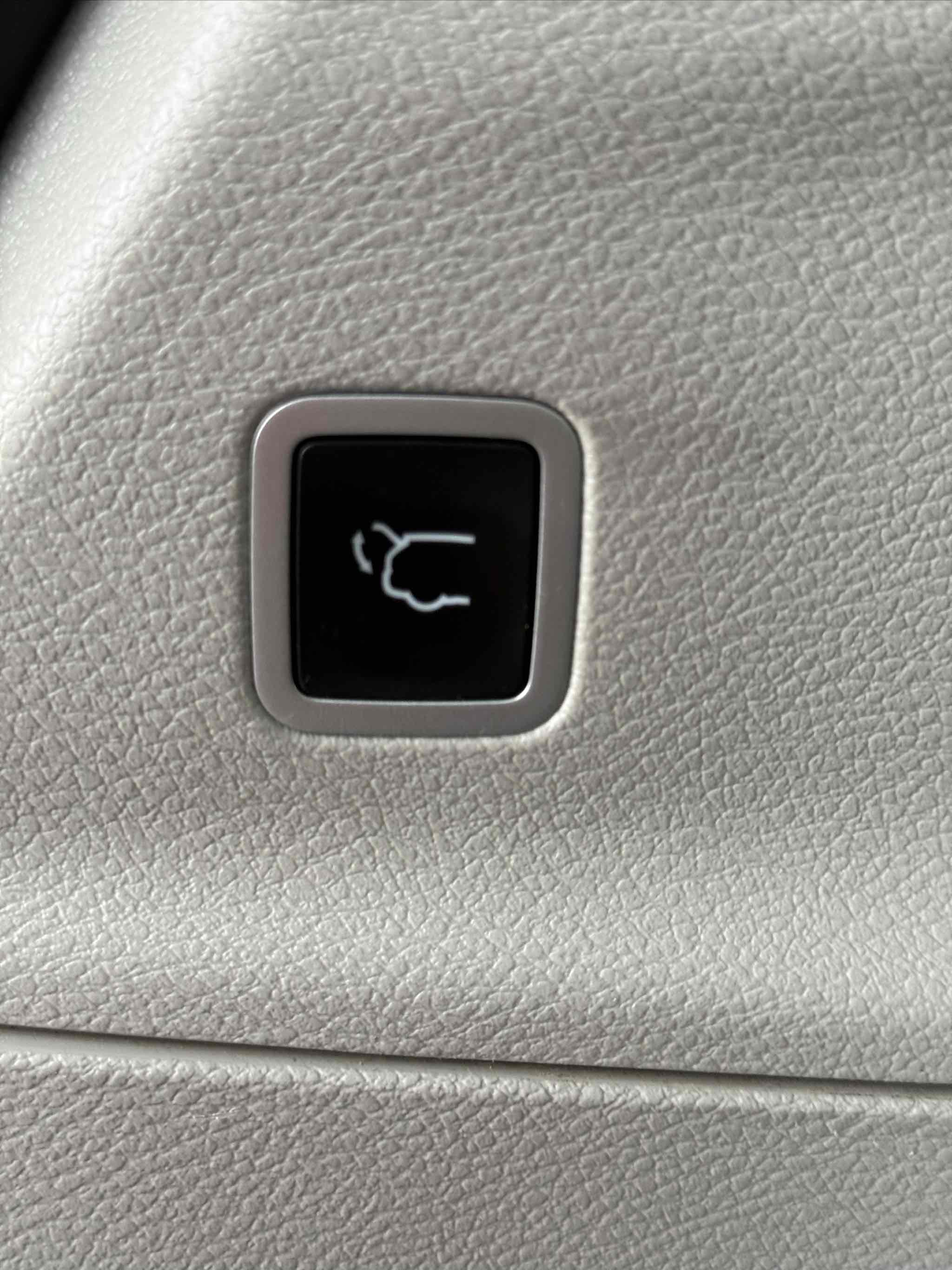 2023 Chrysler Voyager LX photo 38