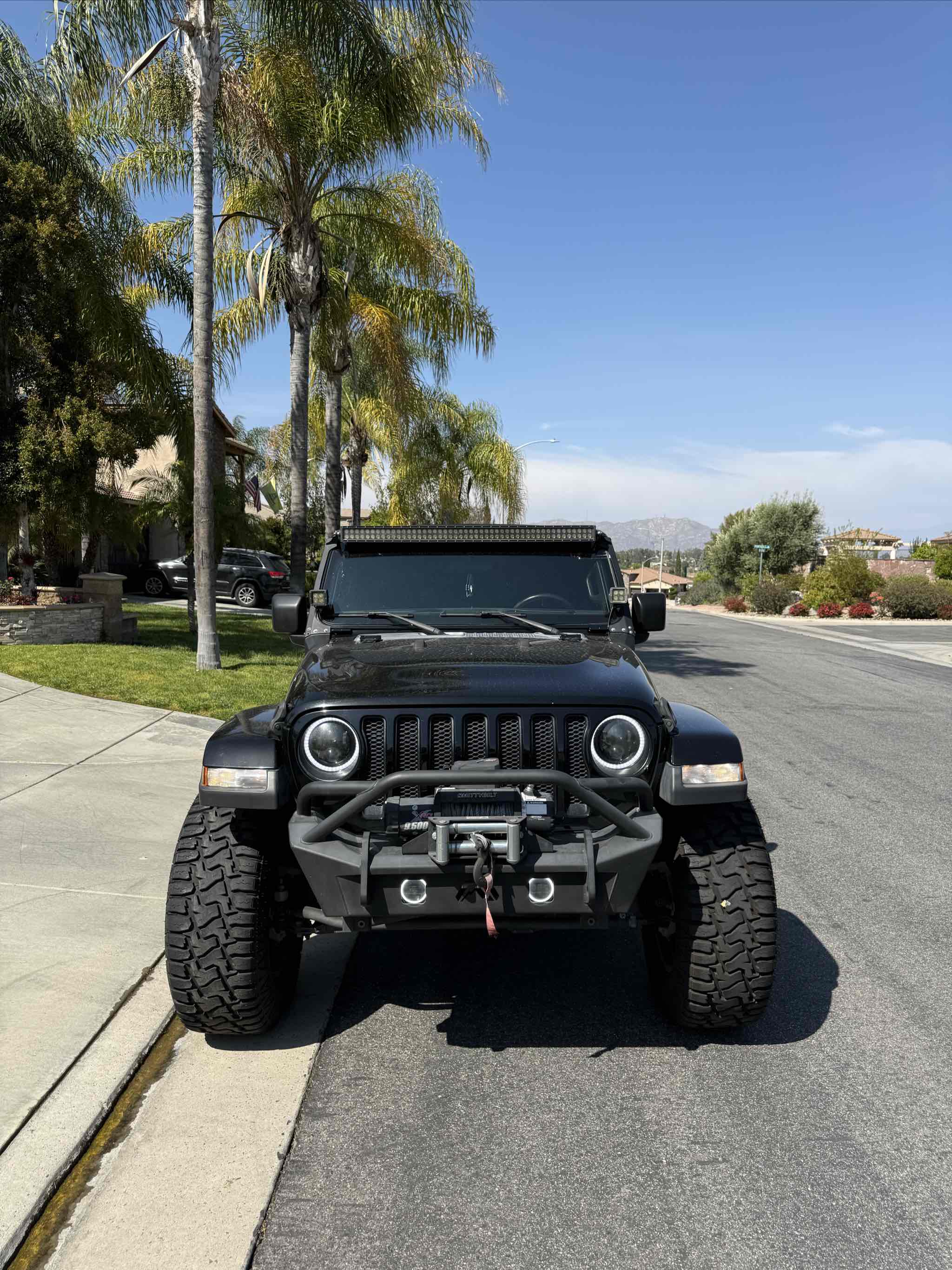 2019 Jeep Wrangler Unlimited Sahara photo 2
