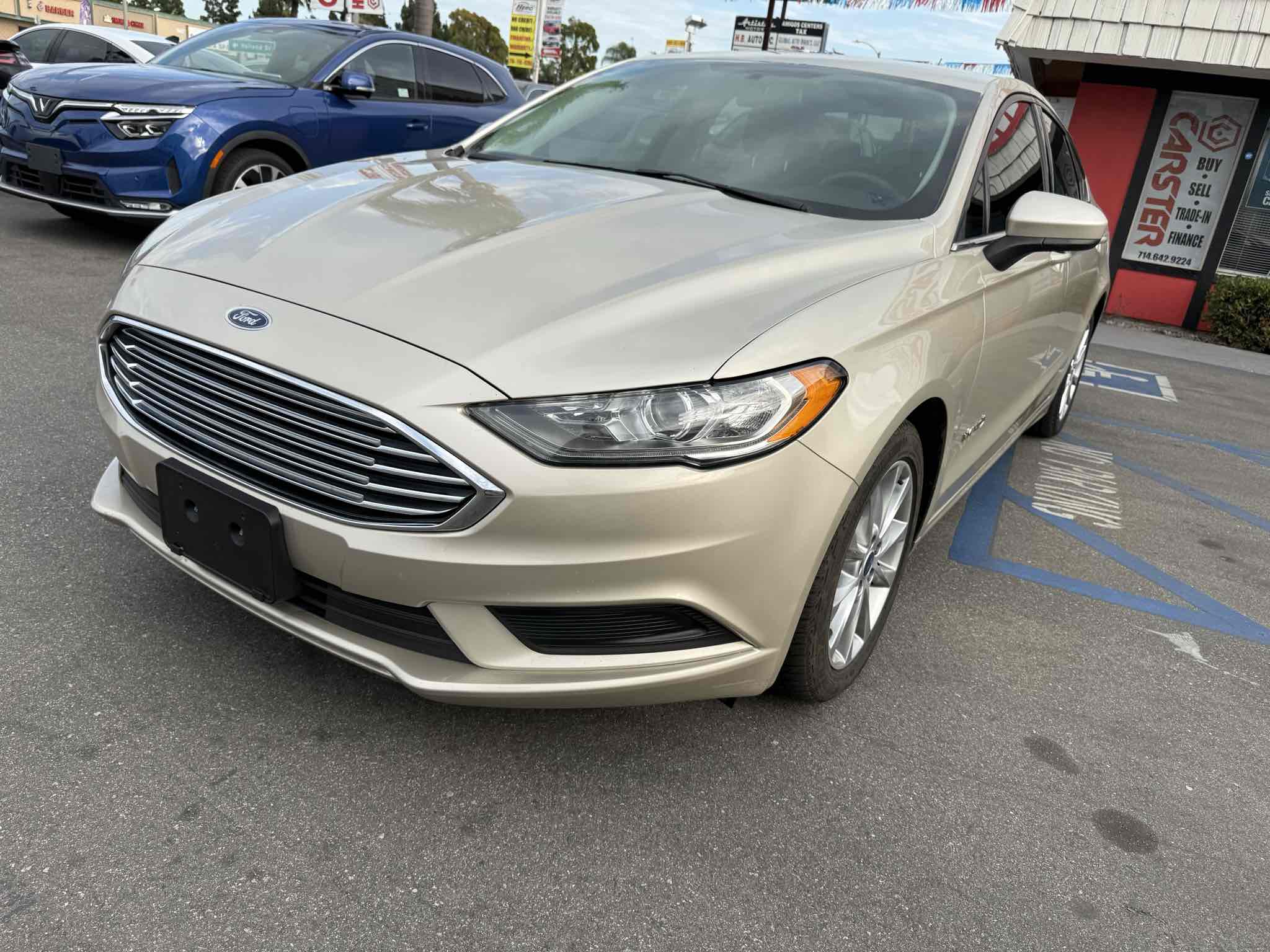 2017 Ford Fusion SE Hybrid photo 3