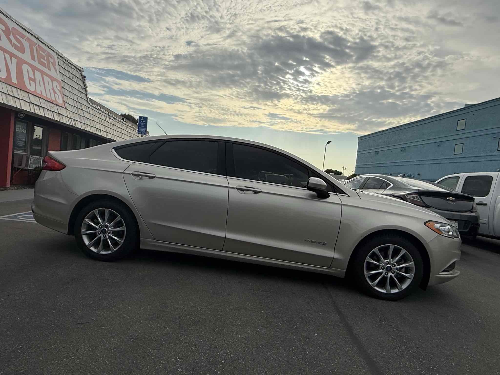 2017 Ford Fusion SE Hybrid photo 14