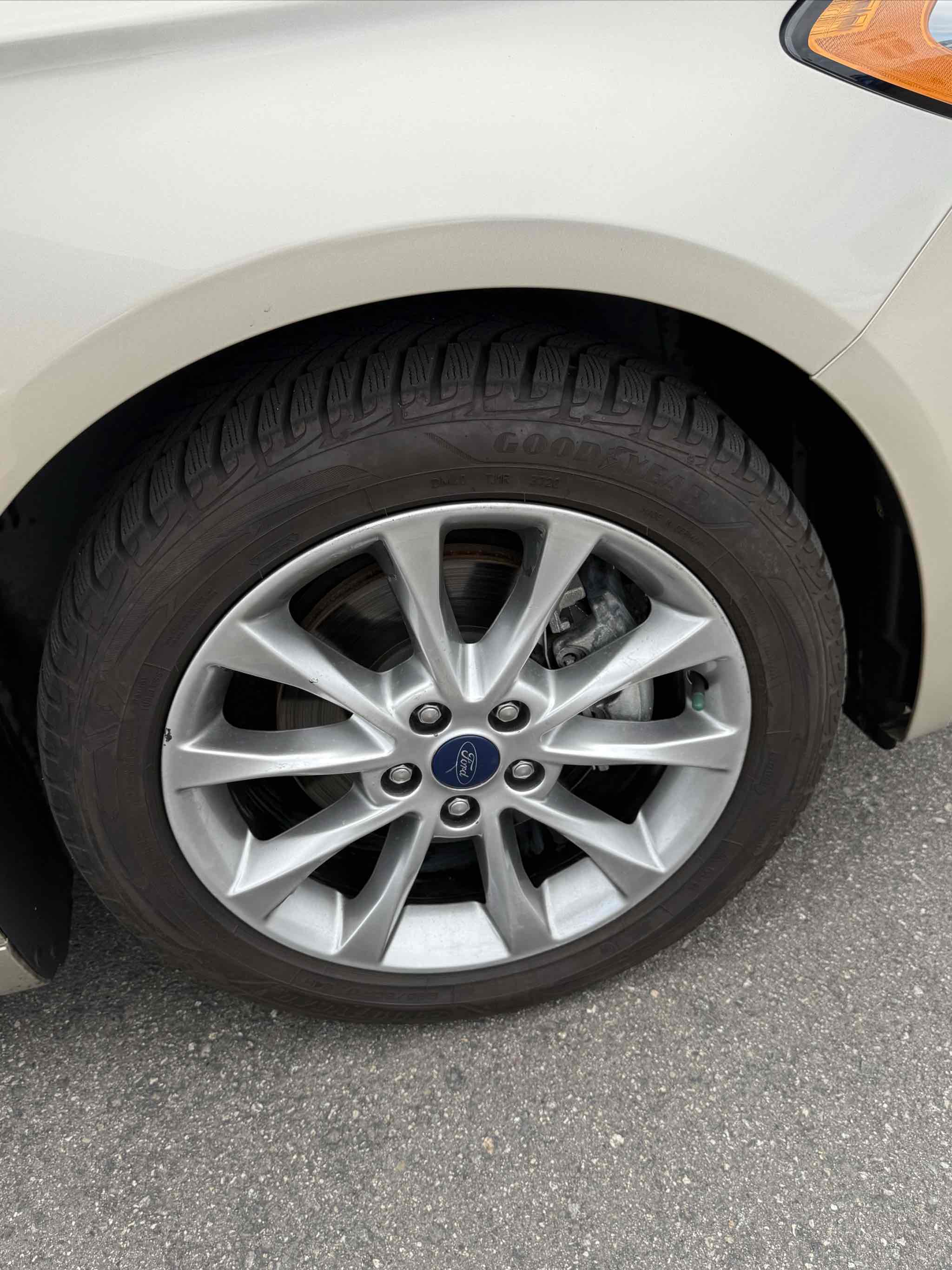 2017 Ford Fusion SE Hybrid photo 17