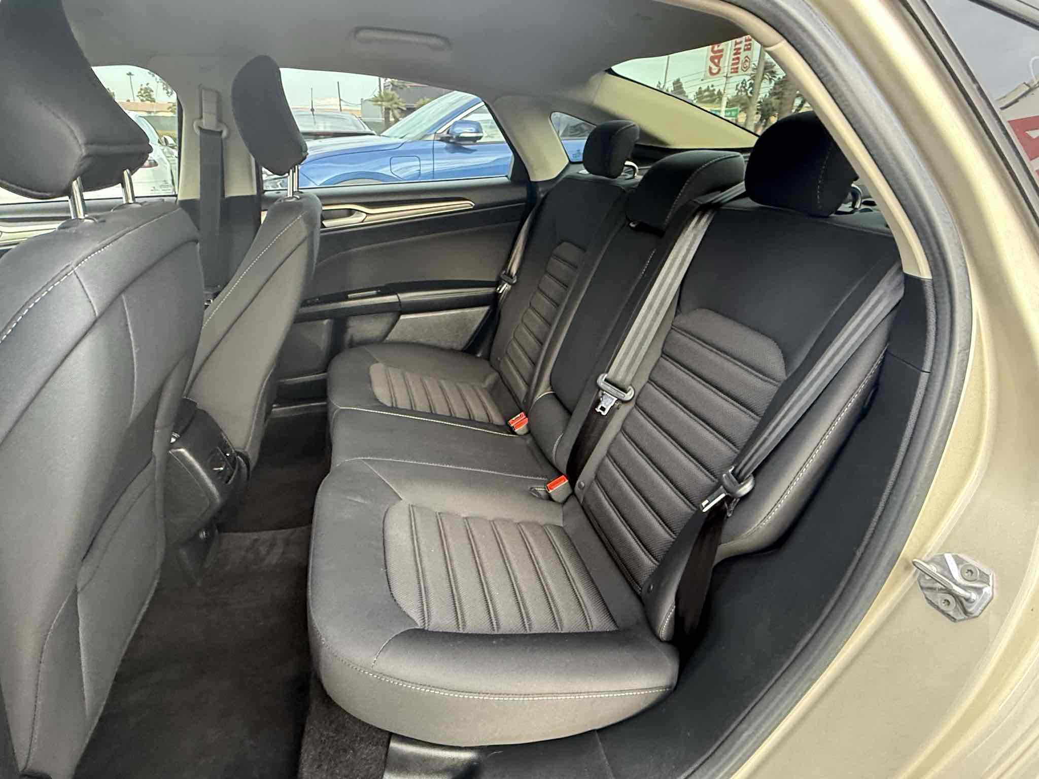 2017 Ford Fusion SE Hybrid photo 37