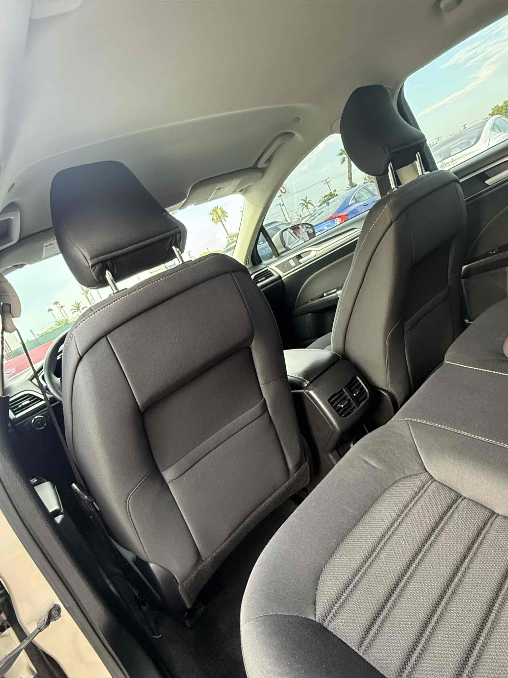 2017 Ford Fusion SE Hybrid photo 38