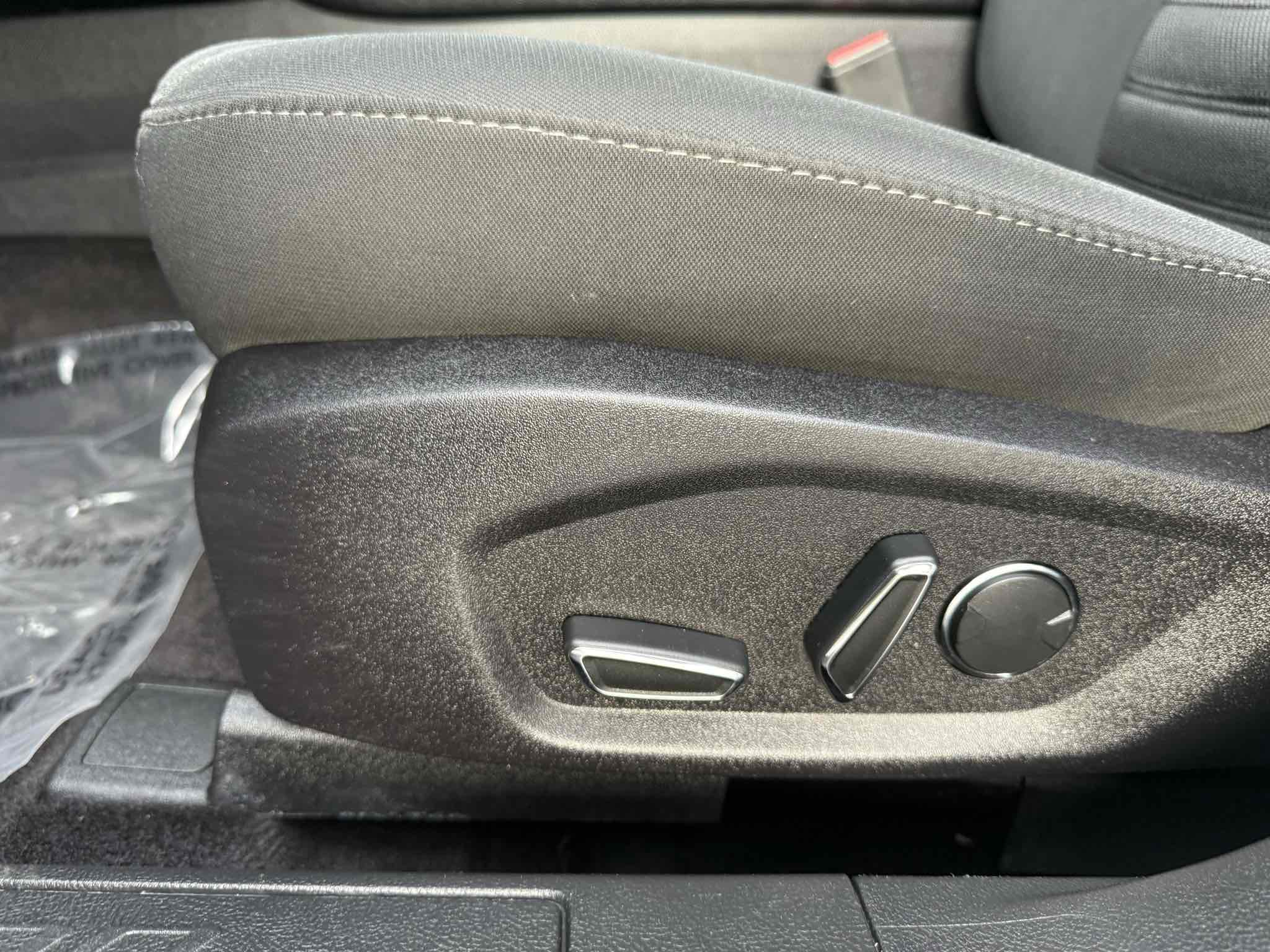 2017 Ford Fusion SE Hybrid photo 45