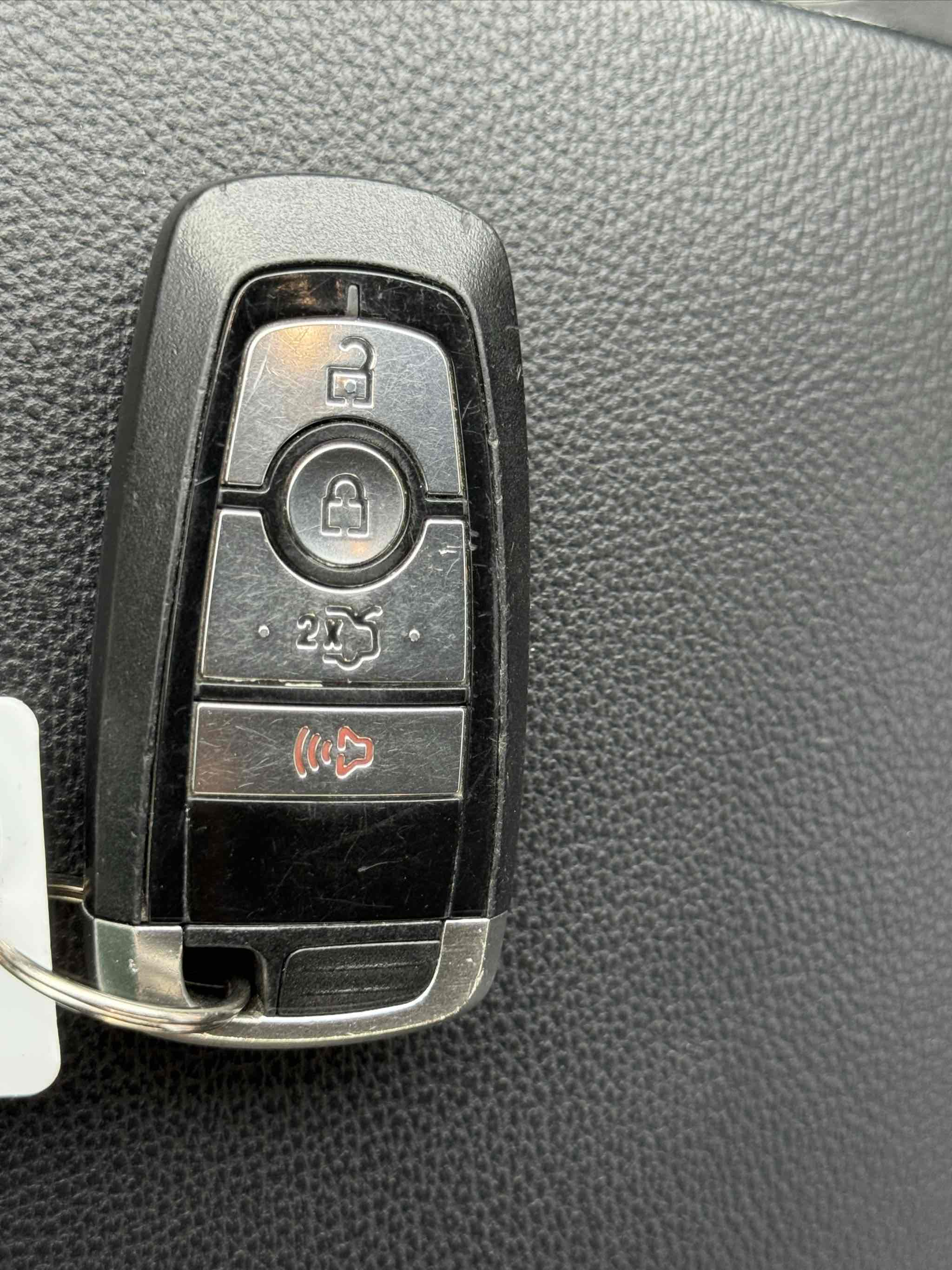 2017 Ford Fusion SE Hybrid photo 2