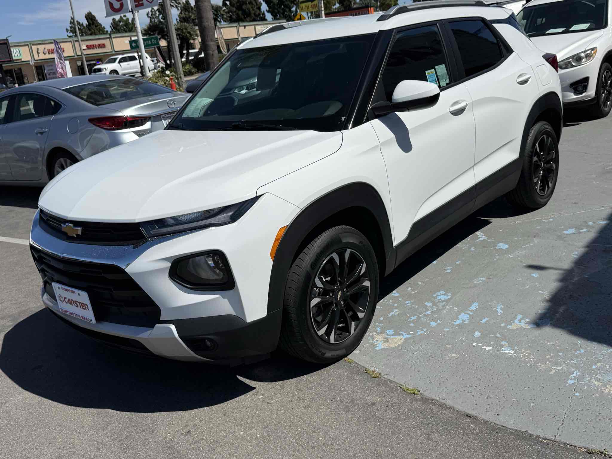 2023 Chevrolet Trailblazer LT photo 2