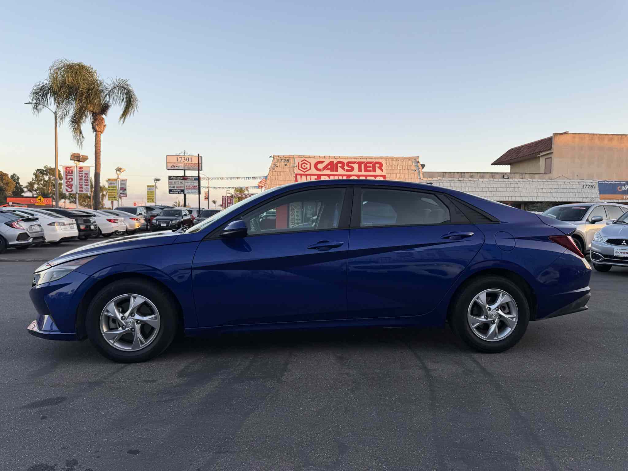 2021 Hyundai Elantra SE photo 16