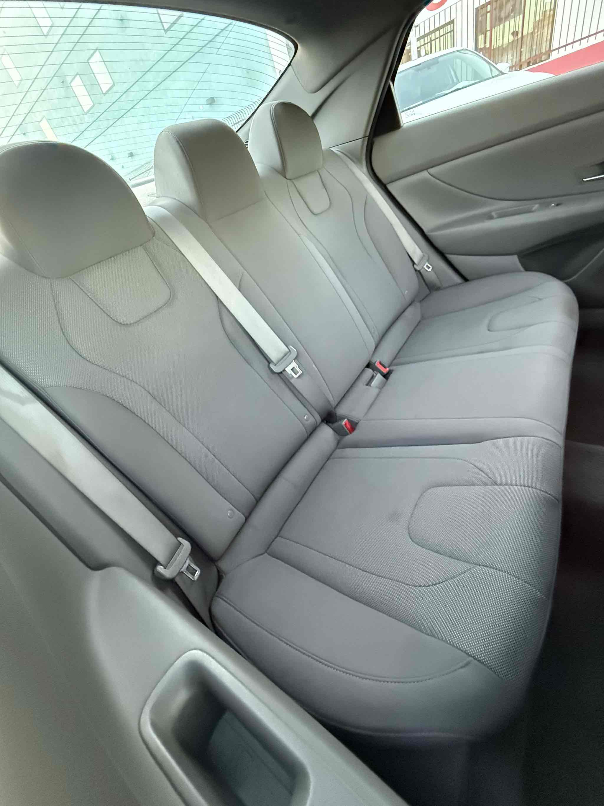 2021 Hyundai Elantra SE photo 38